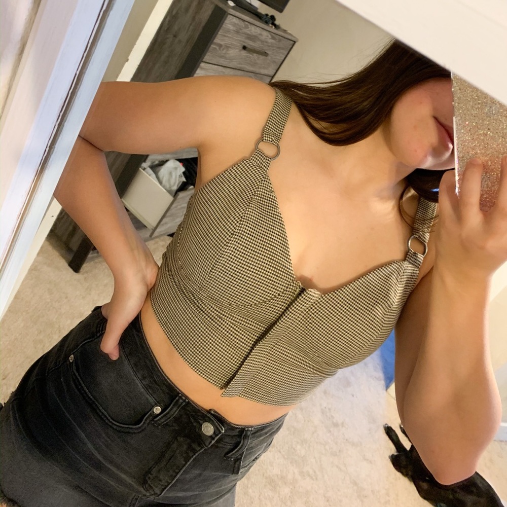 Zip-up vintage inspired pattern crop top
